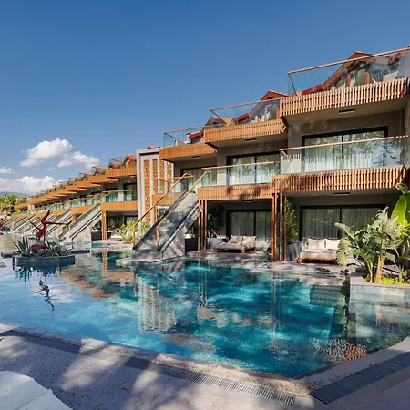 Complex Club Tuana 5*